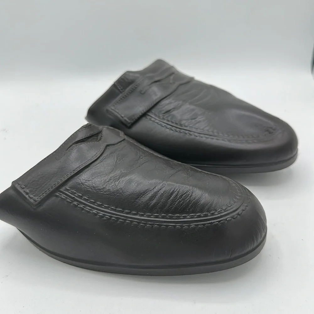 Totes men’s brown/black fold-up rubber dress shoe rain covers, size Medium